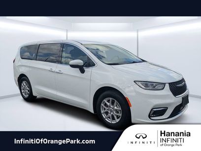 Used 2023 Chrysler Pacifica Touring-L