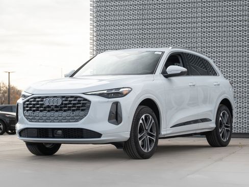 Certified 2025 Audi Q5 Premium Plus w/ Premium Plus image 7