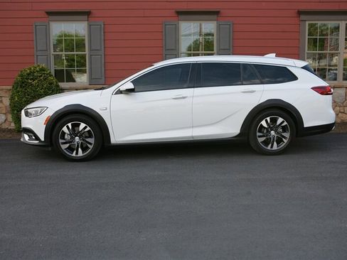 Used 2018 Buick Regal Preferred AWD/4WD image 4