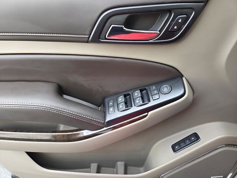 Used 2019 Chevrolet Suburban LT image 26