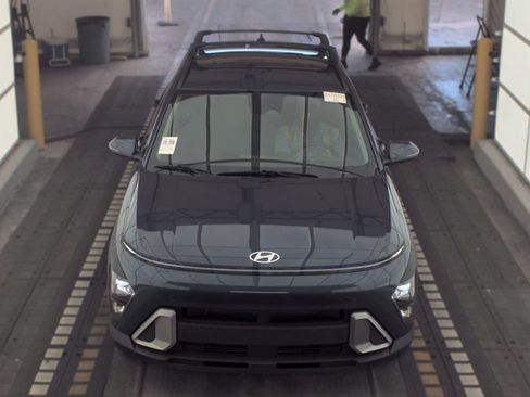 Used 2025 Hyundai Kona SEL FWD image 8