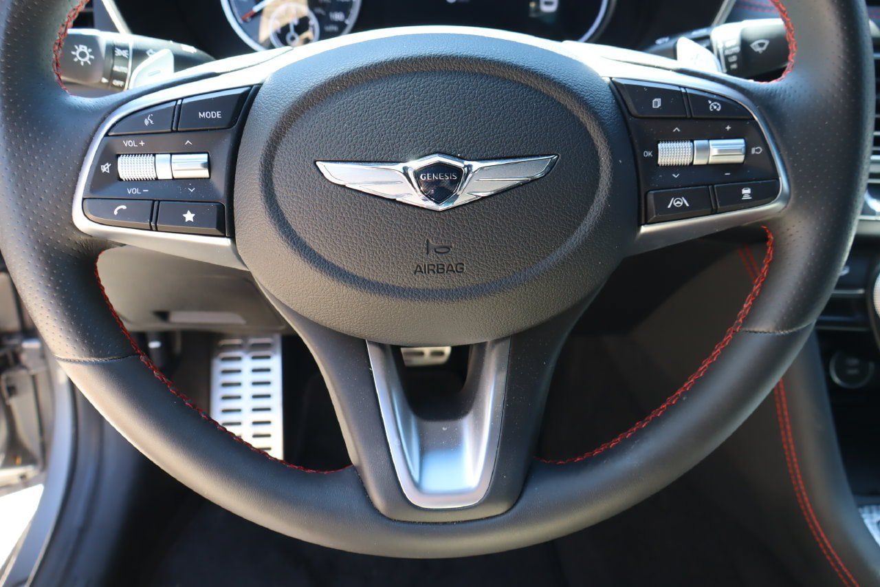 Used 2023 Genesis G70 2.0T w/ Sport Prestige Package RWD image 11