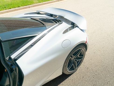 Used 2018 McLaren 720S Luxury RWD image 32
