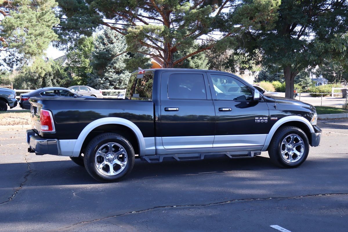 Used 2018 RAM 1500 Laramie w/ Convenience Group AWD/4WD image 4