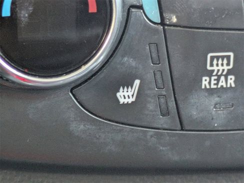 Used 2020 Chevrolet Traverse LT w/ LT Premium Package image 23