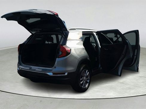 Used 2024 GMC Terrain SLT image 13