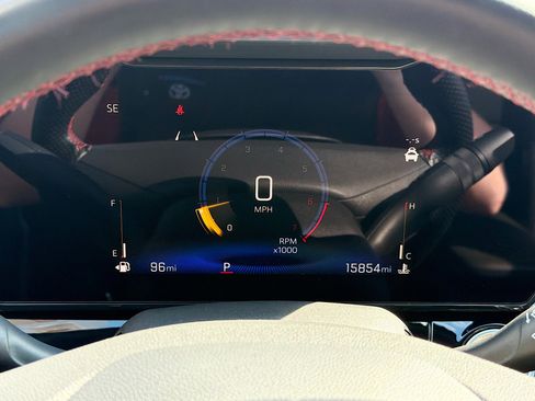 Used 2024 Chevrolet Trax RS w/ Driver Confidence Package image 18