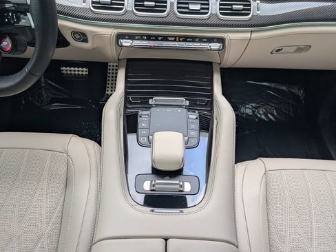 Used 2025 Mercedes-Benz GLS 63 AMG 4MATIC image 19