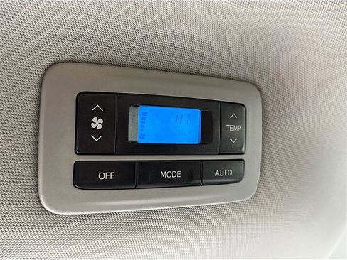 Used 2016 Toyota Sienna LE image 25