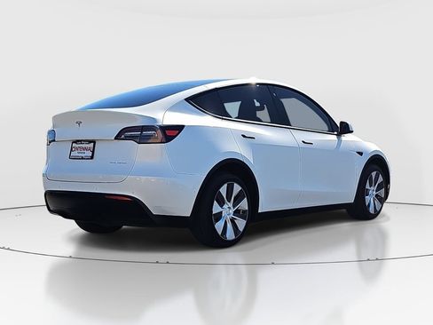 Used 2022 Tesla Model Y Long Range AWD/4WD image 5