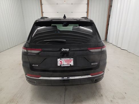 Used 2024 Jeep Grand Cherokee Overland w/ Luxury Tech Group IV image 4