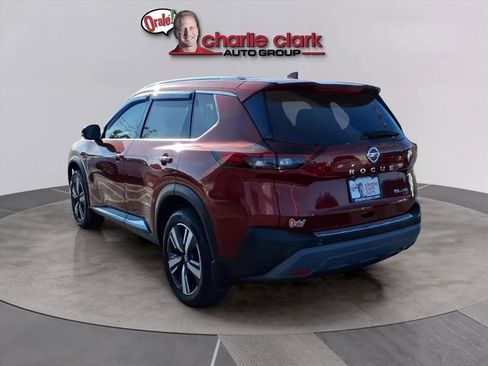 Used 2021 Nissan Rogue SL image 3
