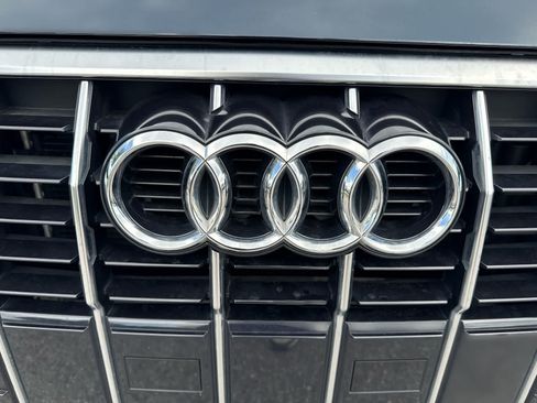 Used 2020 Audi Q3 2.0T Premium Plus w/ Premium Plus Package AWD/4WD image 10