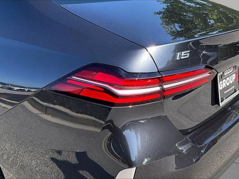 Used 2024 BMW i5 eDrive40i RWD image 29