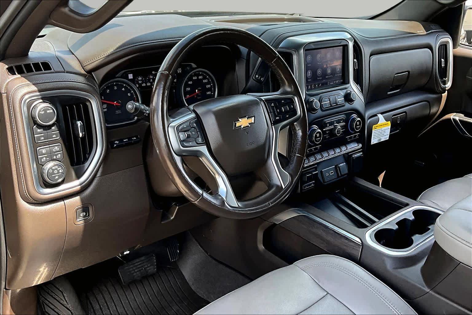 Used 2020 Chevrolet Silverado 1500 LTZ w/ LTZ Premium Package AWD/4WD image 18