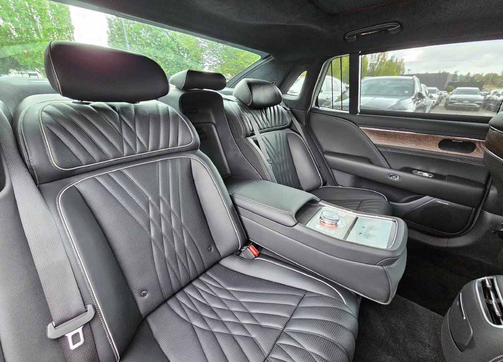Certified 2023 Genesis G90 3.5T AWD/4WD image 31