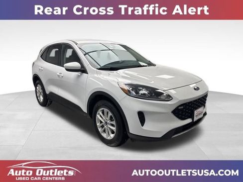 Used 2020 Ford Escape SE image 1