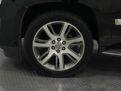 Used 2019 Cadillac Escalade Luxury image 39