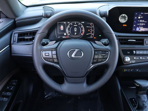 Used 2025 Lexus ES 350 w/ Premium Package image 16