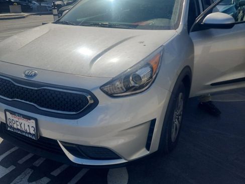 Used 2019 Kia Niro LX FWD image 1