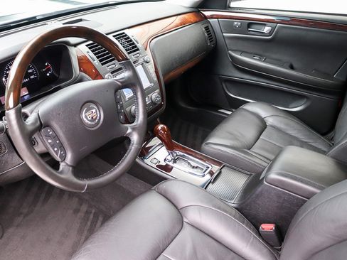 Used 2011 Cadillac DTS Premium FWD image 24