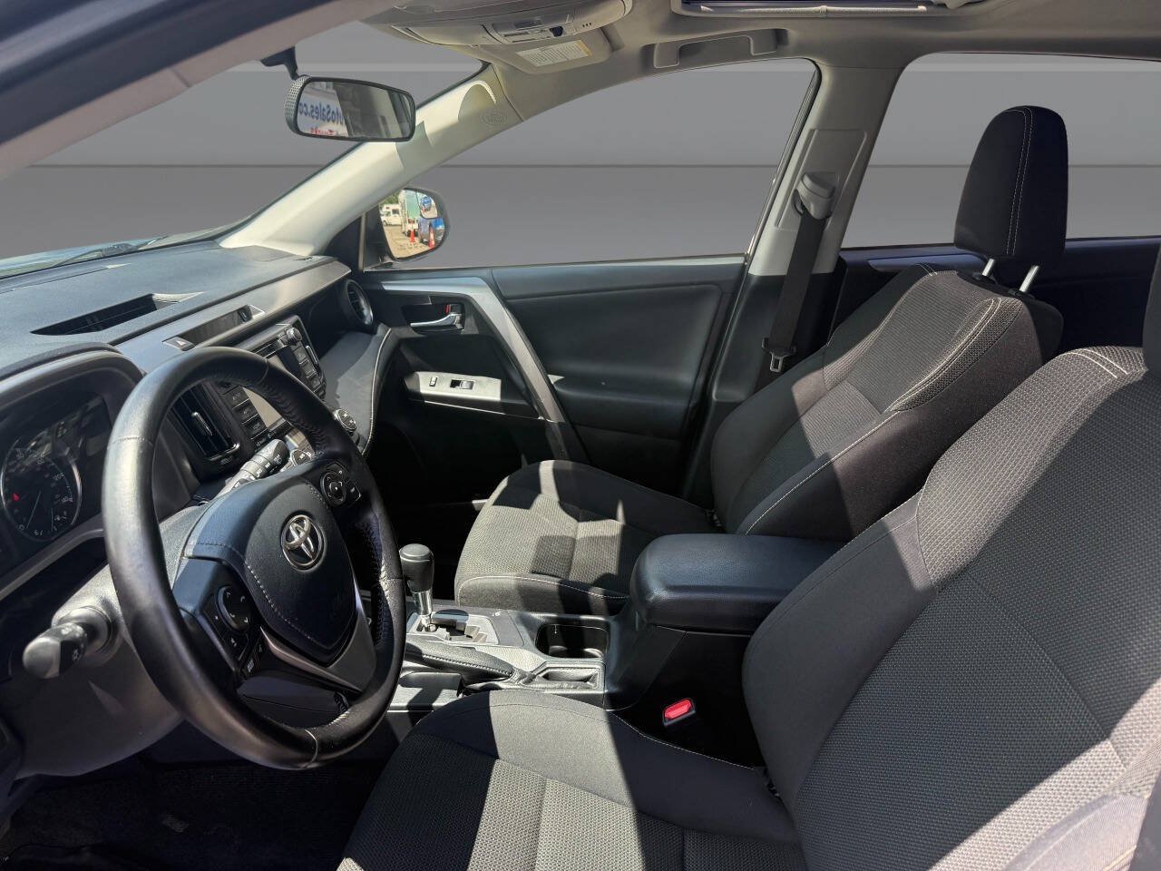 Used 2016 Toyota RAV4 XLE AWD/4WD image 12