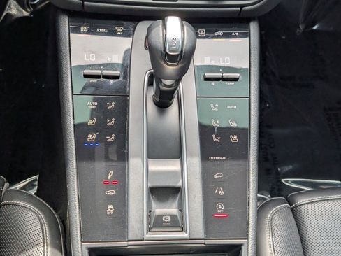 Used 2022 Porsche Macan S AWD/4WD image 23