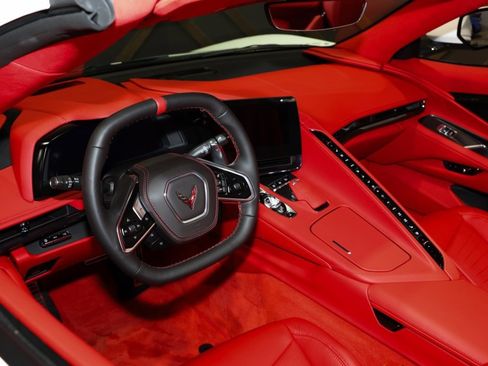 Used 2024 Chevrolet Corvette Stingray Premium Conv w/ Z51 Performance Package image 5