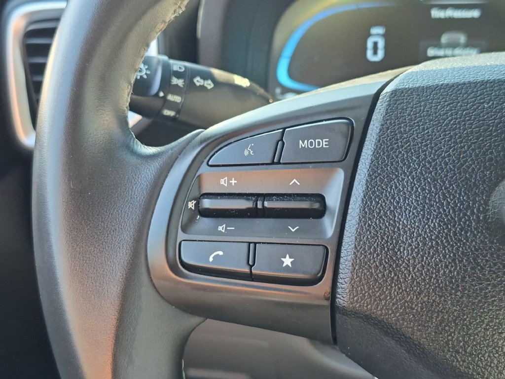 Used 2026 Hyundai Venue SEL FWD image 21