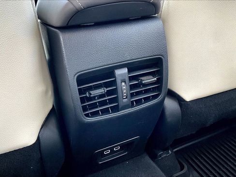 Used 2024 Toyota Corolla Cross XLE AWD/4WD image 32
