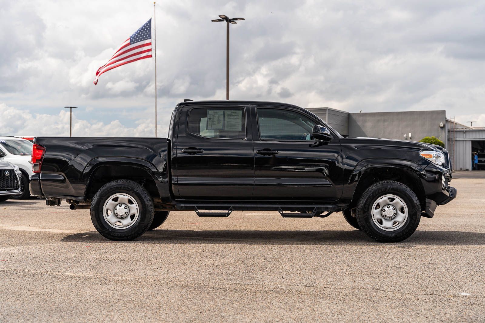 Used 2021 Toyota Tacoma SR AWD/4WD image 8