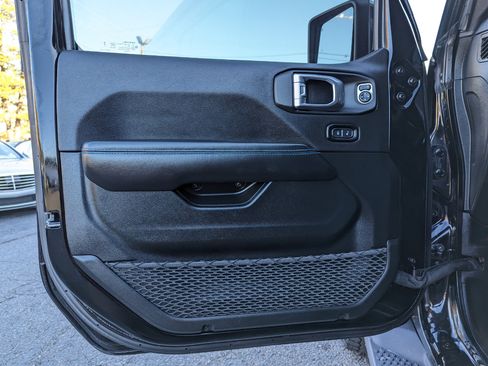 Used 2024 Jeep Wrangler High Altitude image 11