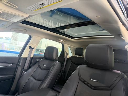 Used 2017 Cadillac XT5 Premium Luxury AWD/4WD image 16