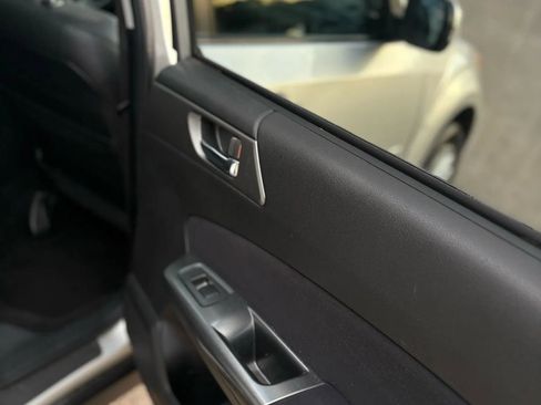 Used 2011 Subaru Forester 2.5X Touring image 31