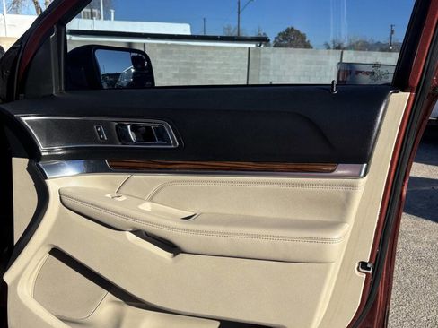 Used 2018 Ford Explorer Limited image 15