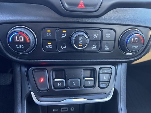 Used 2021 GMC Terrain SLE w/ Driver Convenience Package image 28