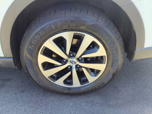 Used 2021 Subaru Outback AWD/4WD image 7
