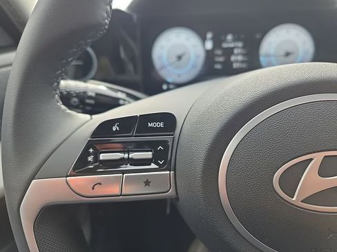 New 2026 Hyundai Elantra Limited FWD image 25