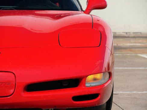 Used 2004 Chevrolet Corvette Coupe w/ Preferred Equipment Group RWD image 6