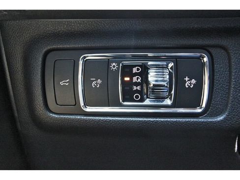 Used 2022 Lincoln Corsair Reserve w/ Luxury Package FWD image 23