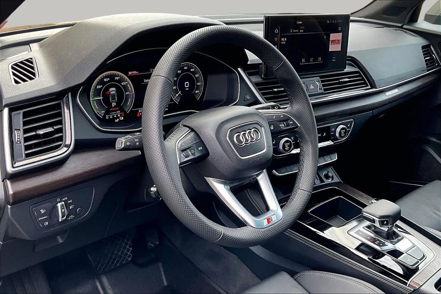 Used 2024 Audi Q5 e Premium Plus w/ Premium Plus Package AWD/4WD image 18