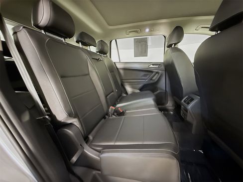 Used 2020 Volkswagen Tiguan SEL image 28