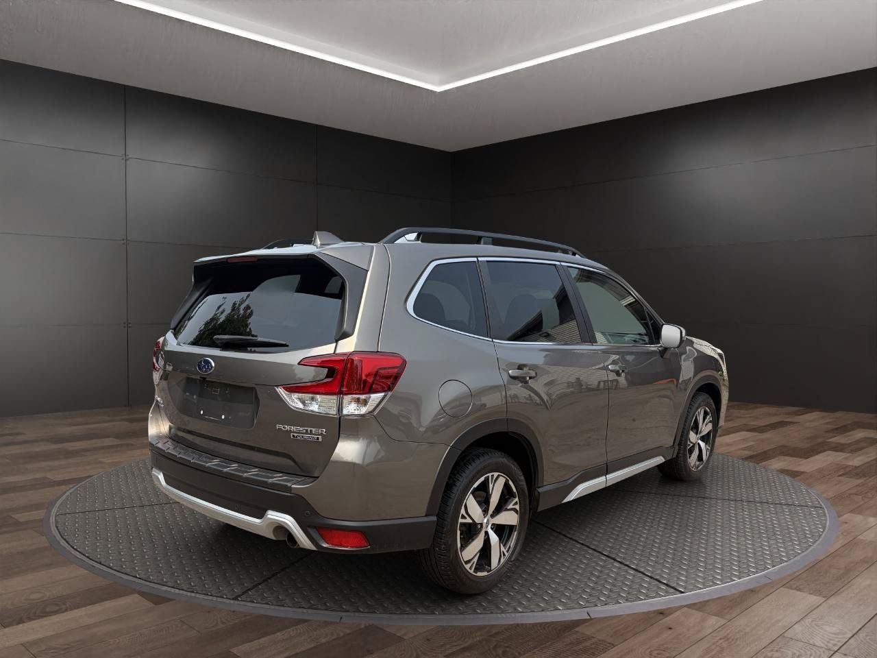 Used 2020 Subaru Forester Touring AWD/4WD image 12