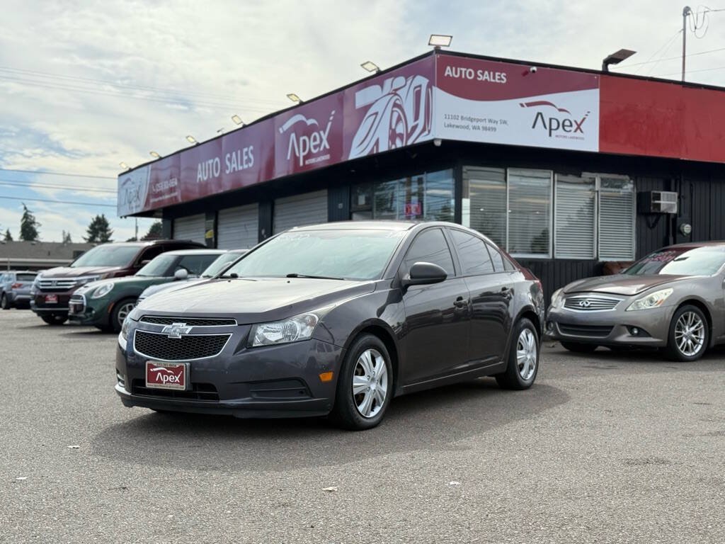 Used 2014 Chevrolet Cruze LS FWD image 2