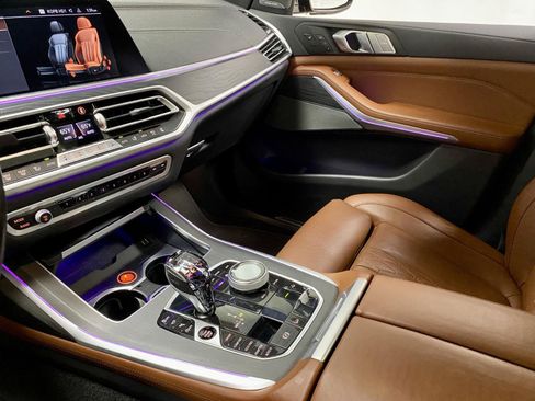 Used 2022 BMW X7 M50i AWD/4WD image 28