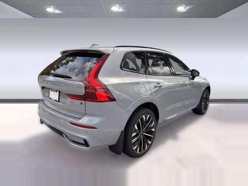 Certified 2026 Volvo XC60 B5 Ultra w/ Climate Package image 9