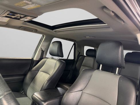 Used 2020 Toyota 4Runner SR5 Premium w/ Moonroof Package AWD/4WD image 36