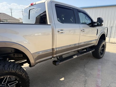 Used 2018 Ford F250 King Ranch w/ FX4 Off-Road Package AWD/4WD image 38