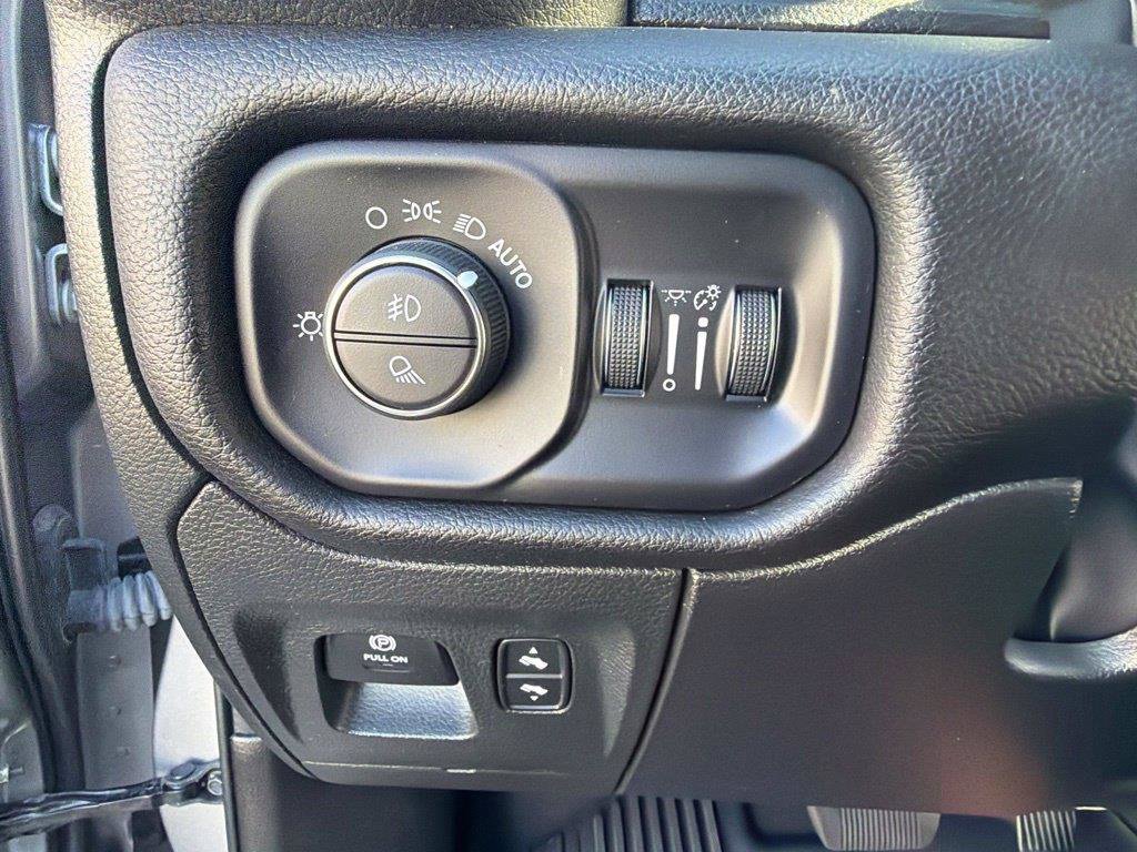 Used 2023 RAM 1500 Laramie AWD/4WD image 29