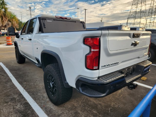 Used 2026 Chevrolet Silverado 2500 ZR2 AWD/4WD image 4